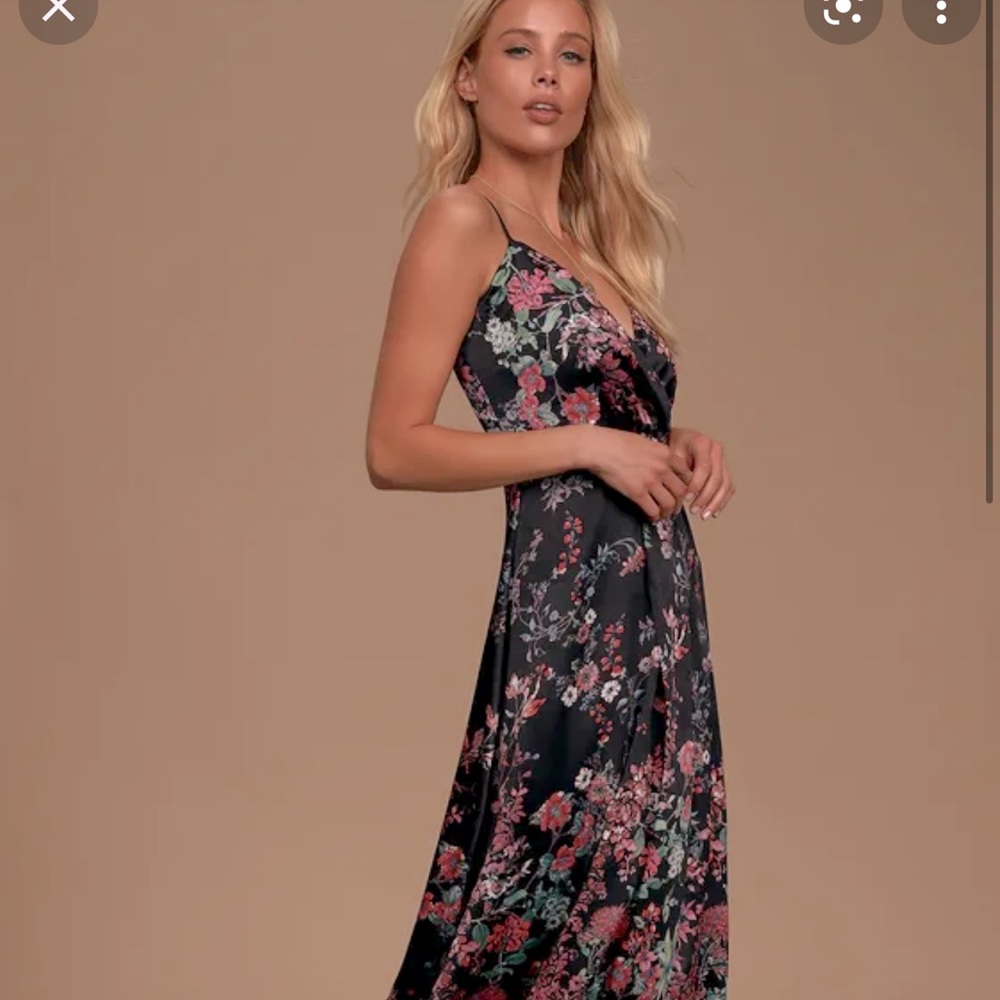 NWT Lulus satin budding love floral maxi